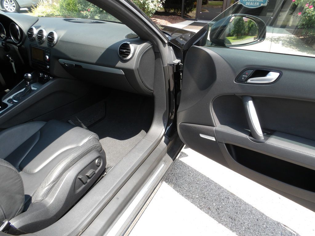2009 Audi TT Coupe 2.0T Prestige photo 15