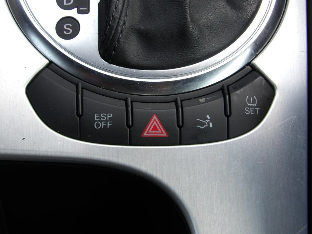 2009 Audi TT Coupe 2.0T Prestige photo 28