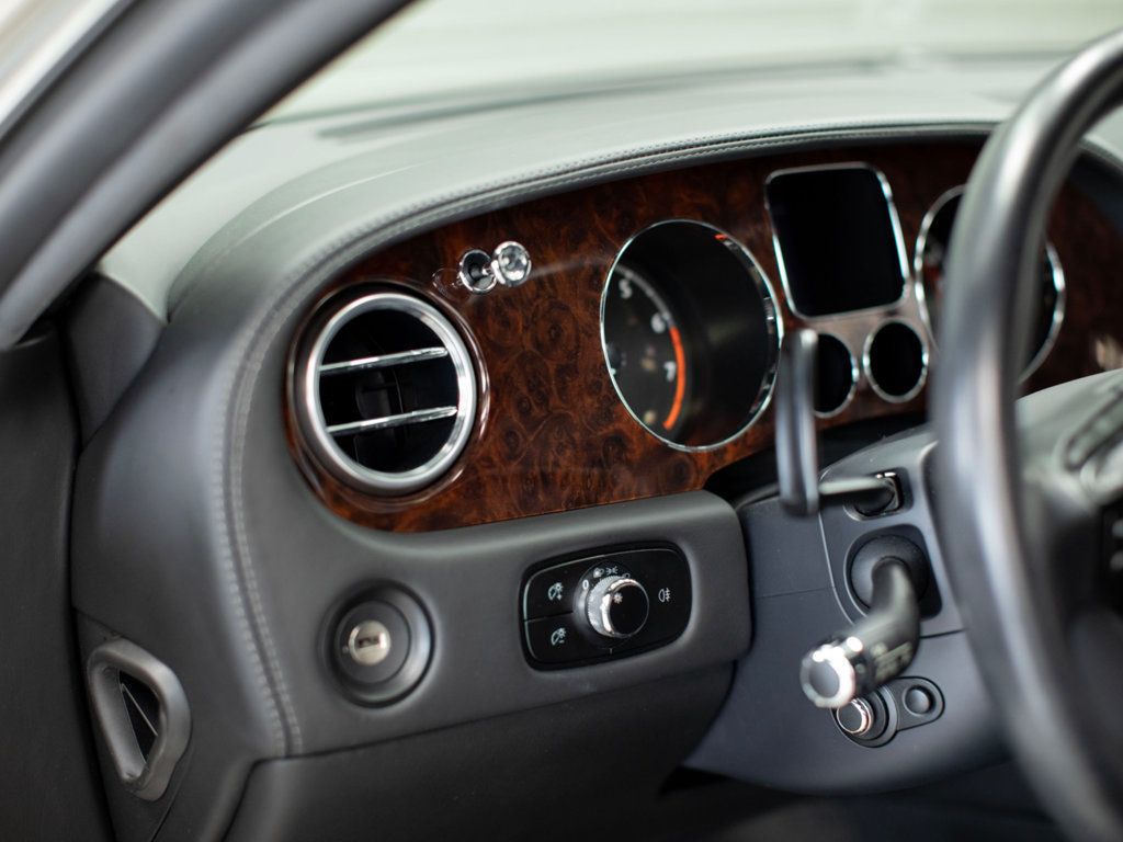 Bentley Continental photo 17