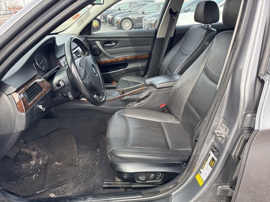 2009 BMW 3 Series 328i xDrive - 23003096 - 9