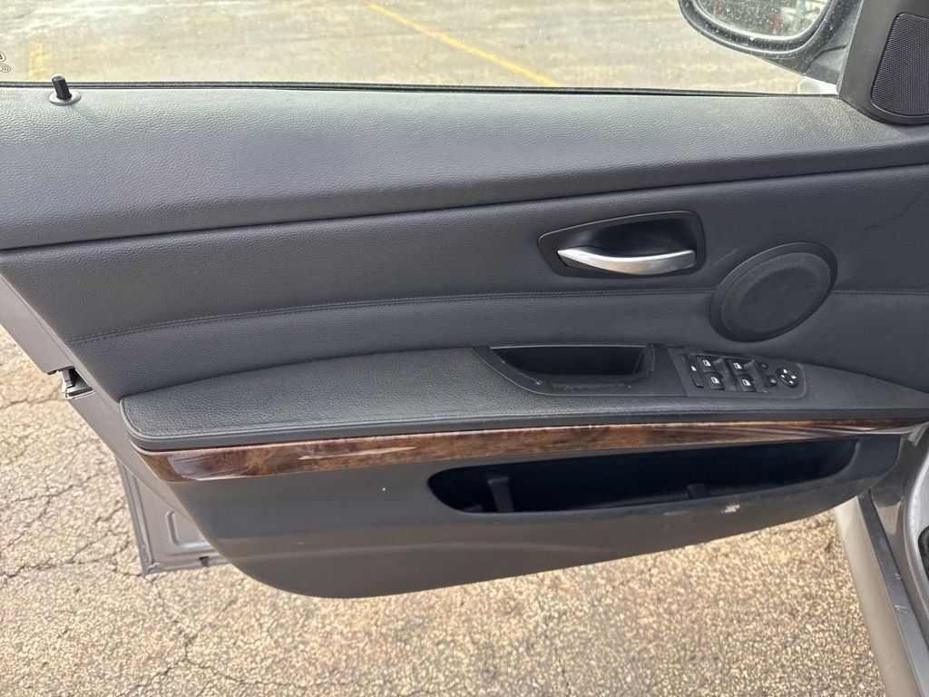 2009 BMW 3 Series 328i xDrive - 23003096 - 10