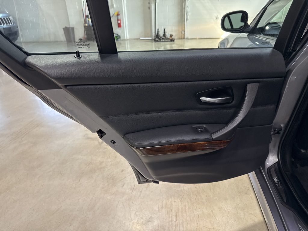 2009 BMW 3 Series 328i xDrive - 23003096 - 29
