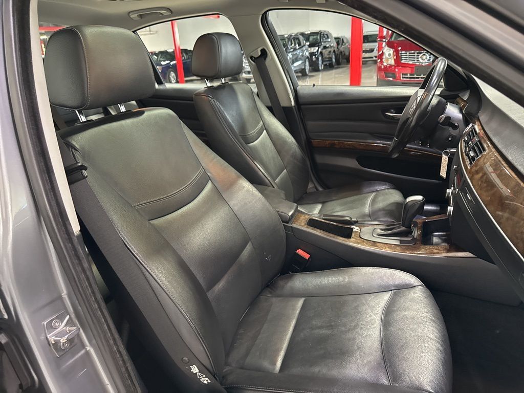 2009 BMW 3 Series 328i xDrive - 23003096 - 37