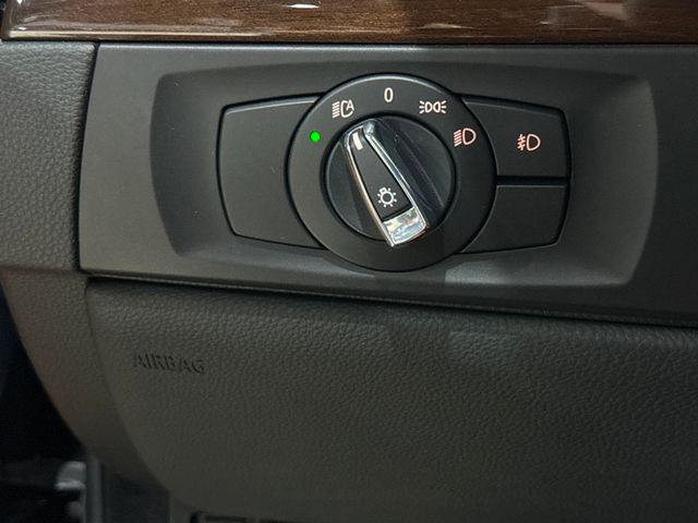 2009 BMW 3 Series 335i - 22971133 - 28