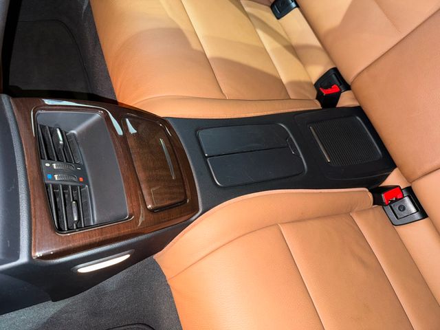 2009 BMW 3 Series 335i - 22971133 - 32