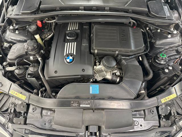 2009 BMW 3 Series 335i - 22971133 - 56
