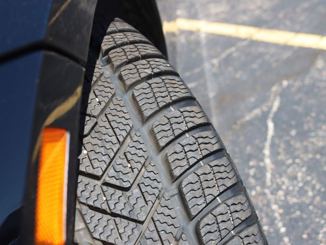 2009 BMW 3 Series 335i - 23015780 - 26