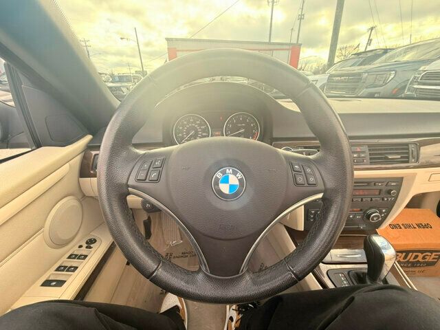 2009 BMW 3 Series LocalTrade/PremiumPkg/ComfortAccess/HeatedLeatherSeats - 22771381 - 13