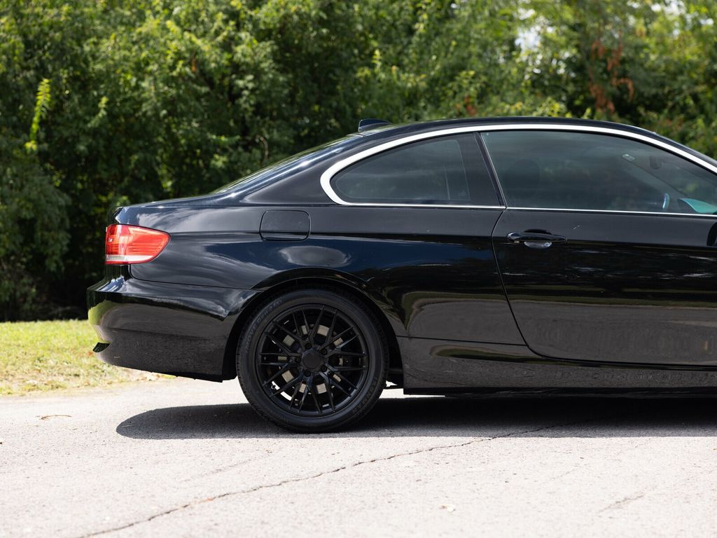 2009 BMW 3 Series New Tires, Recent Major Tune Up, Added Black Optics - 22898657 - 9
