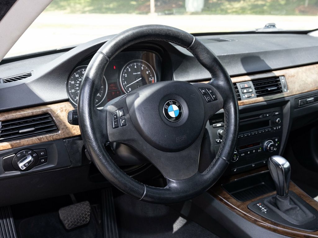 2009 BMW 3 Series New Tires, Recent Major Tune Up, Added Black Optics - 22898657 - 19