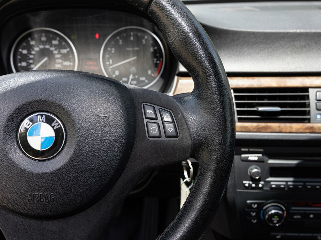 2009 BMW 3 Series New Tires, Recent Major Tune Up, Added Black Optics - 22898657 - 27