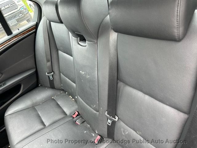 2009 BMW 5 Series 528i xDrive - 23032053 - 9