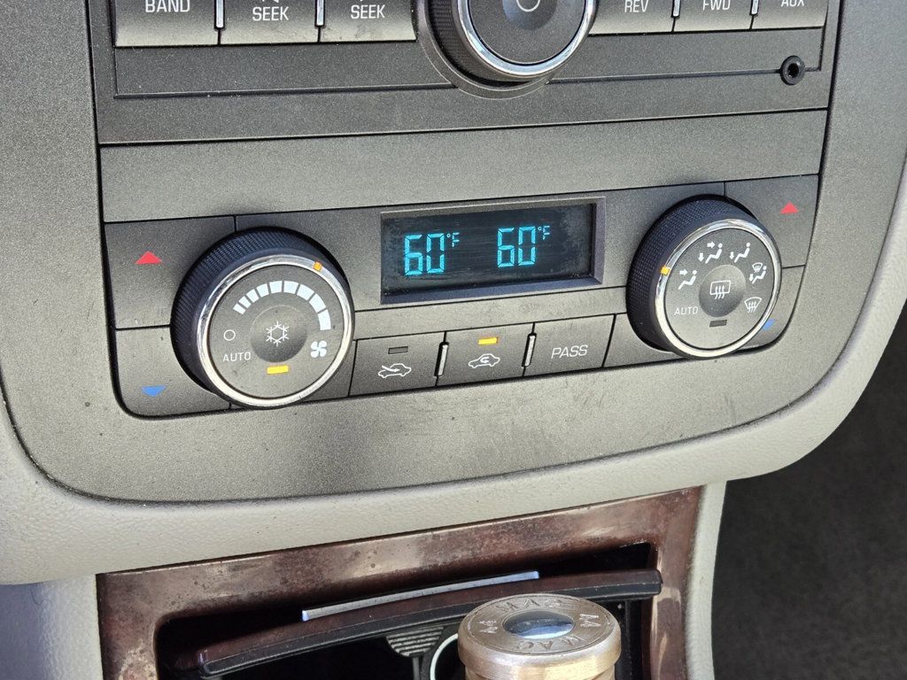 2009 Buick Lucerne 4dr Sedan CXL - 22963553 - 18