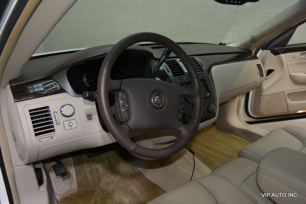 2009 Cadillac DTS Sedan 4D - 22962931 - 10
