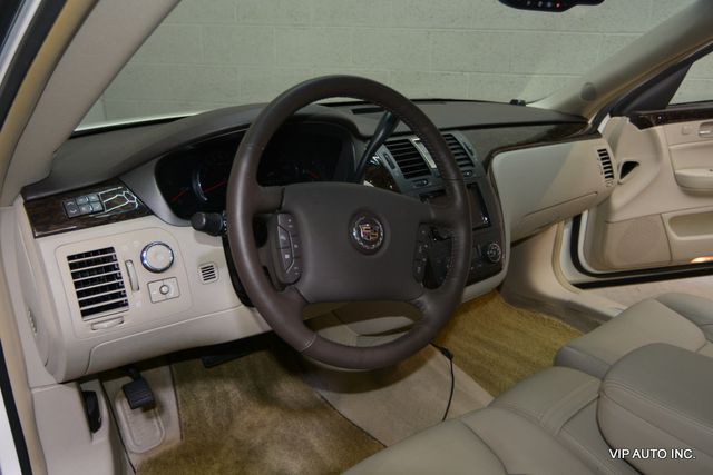 2009 Cadillac DTS Sedan 4D - 22962931 - 10