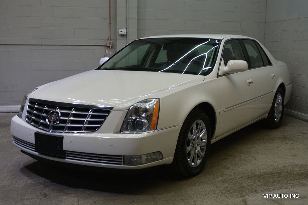 2009 Cadillac DTS Sedan 4D - 22962931 - 1