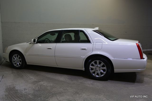 2009 Cadillac DTS Sedan 4D - 22962931 - 30