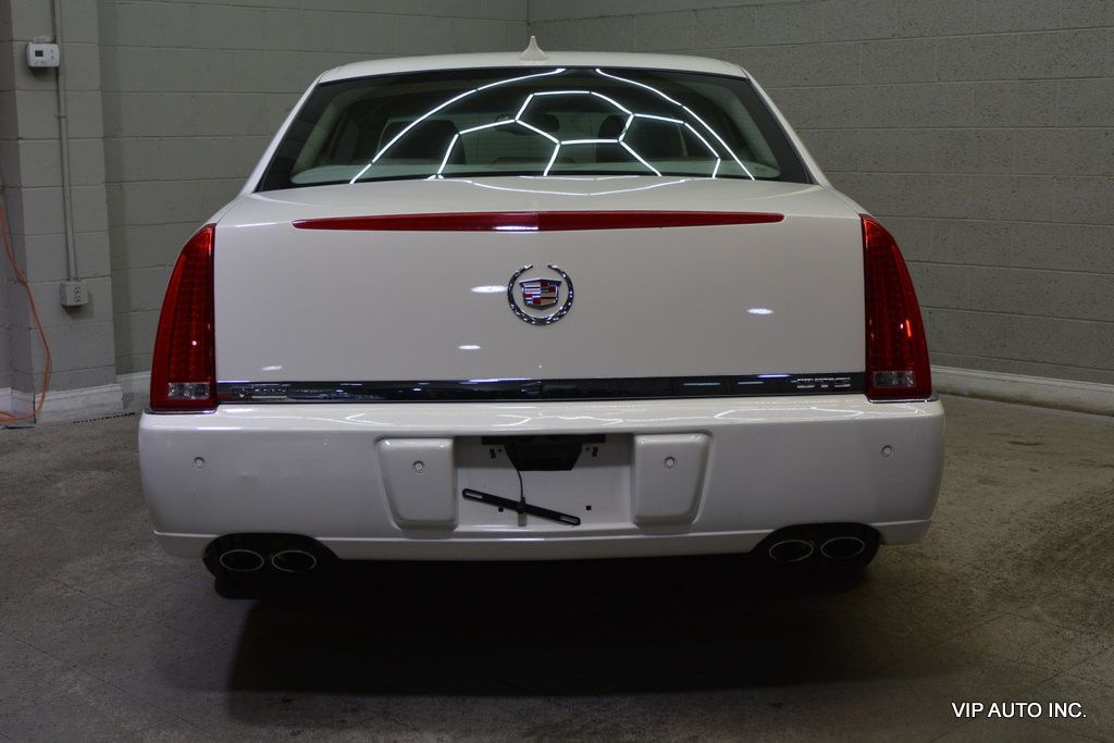 2009 Cadillac DTS Sedan 4D - 22962931 - 34