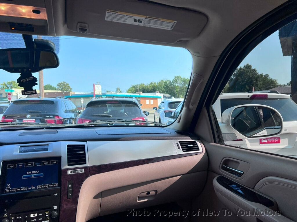 2009 Cadillac Escalade photo 4
