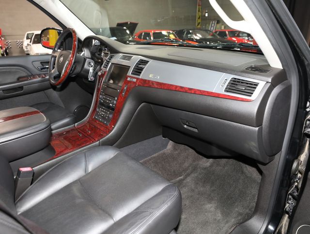 2009 Cadillac Escalade 40k ORIGINAL MILES - CLEAN CARFAX REPORT - MUST SEE - 23039922 - 33