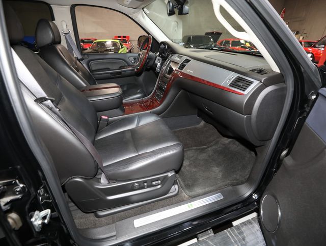 2009 Cadillac Escalade 40k ORIGINAL MILES - CLEAN CARFAX REPORT - MUST SEE - 23039922 - 34