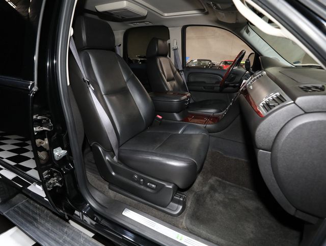 2009 Cadillac Escalade 40k ORIGINAL MILES - CLEAN CARFAX REPORT - MUST SEE - 23039922 - 35