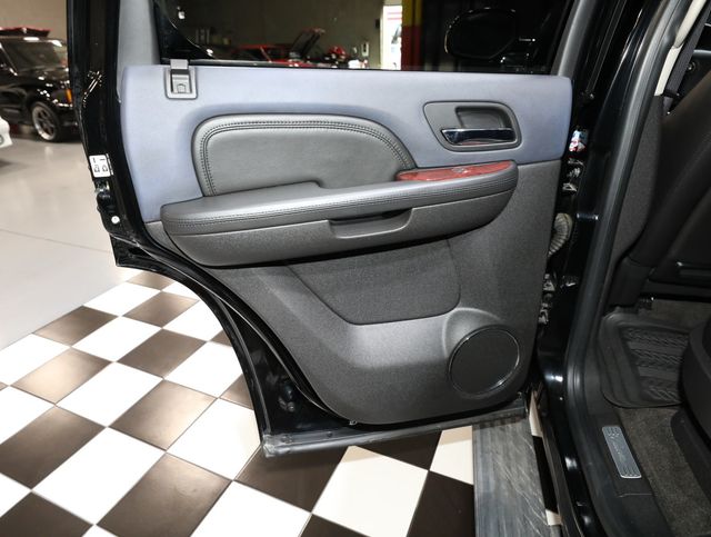 2009 Cadillac Escalade 40k ORIGINAL MILES - CLEAN CARFAX REPORT - MUST SEE - 23039922 - 43