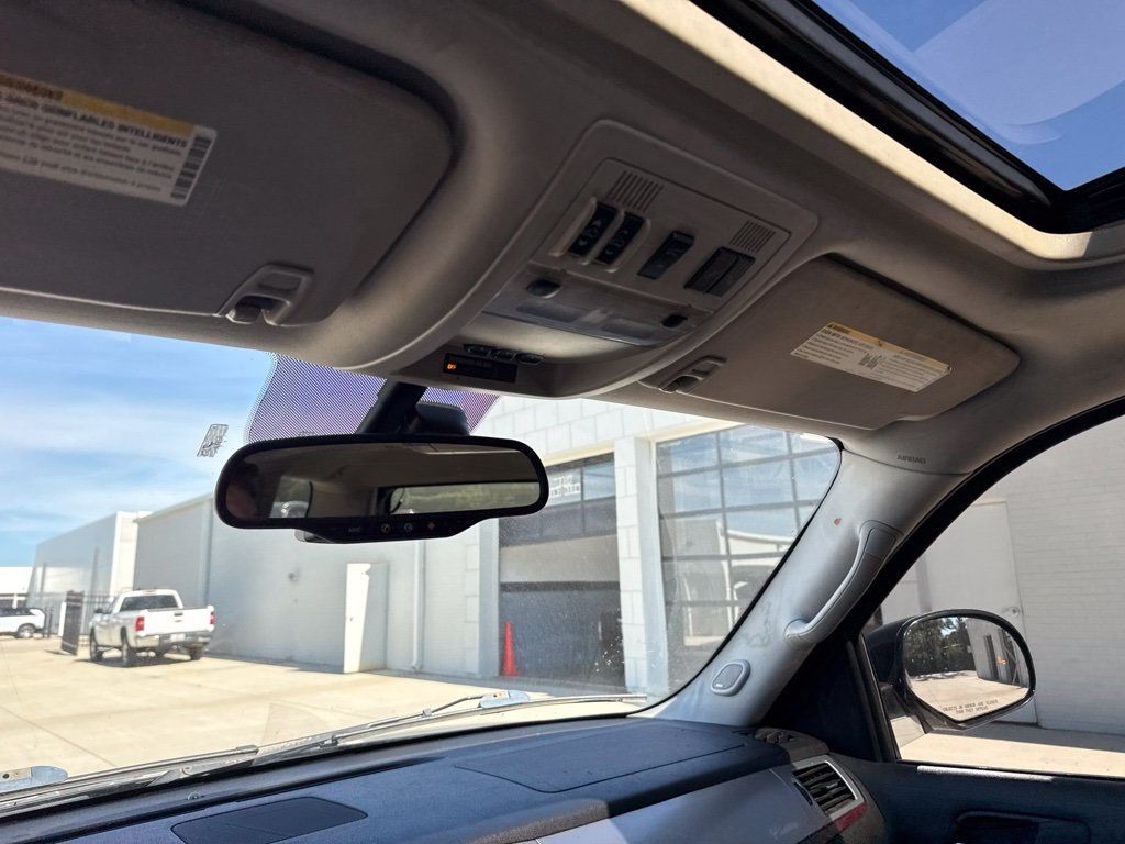 2009 Cadillac Escalade AWD 4dr - 23093117 - 12