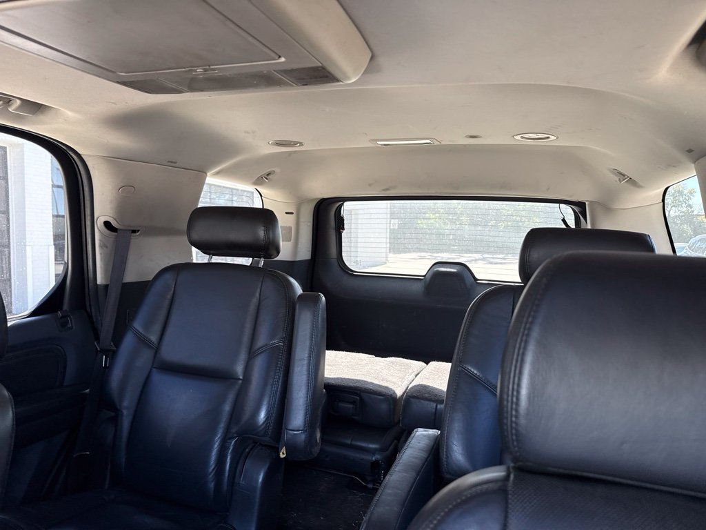 2009 Cadillac Escalade AWD 4dr - 23093117 - 13