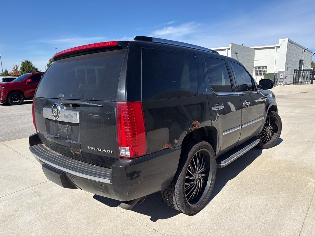 2009 Cadillac Escalade AWD 4dr - 23093117 - 5