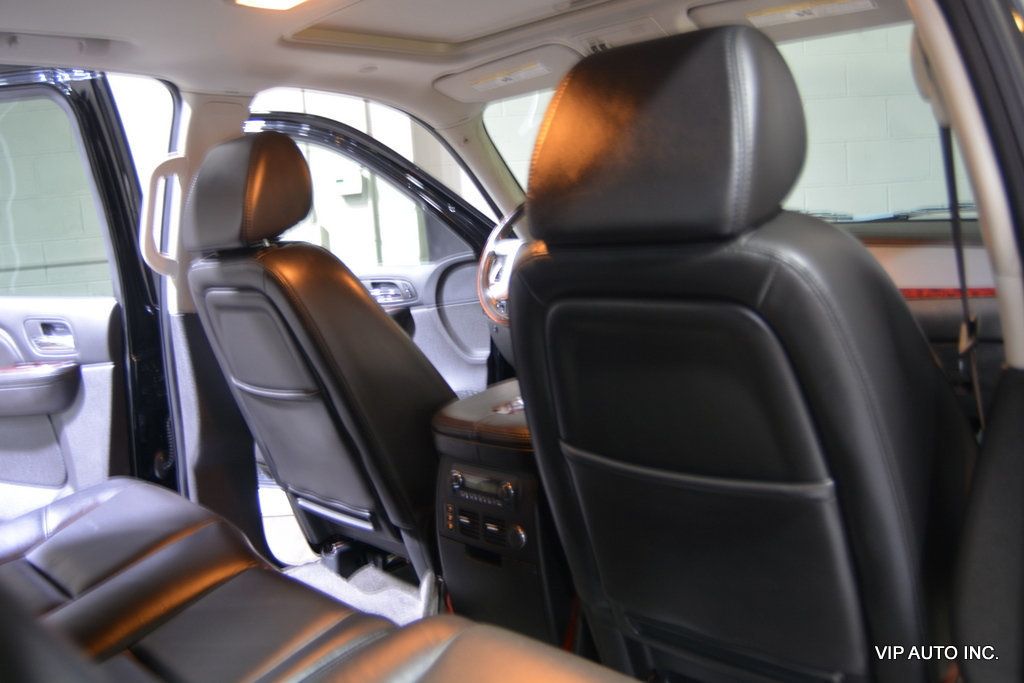 2009 Cadillac Escalade AWD 4dr - 22824403 - 17