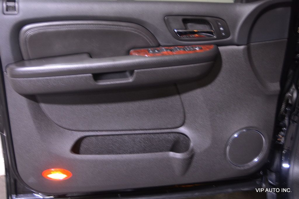 2009 Cadillac Escalade AWD 4dr - 22824403 - 4