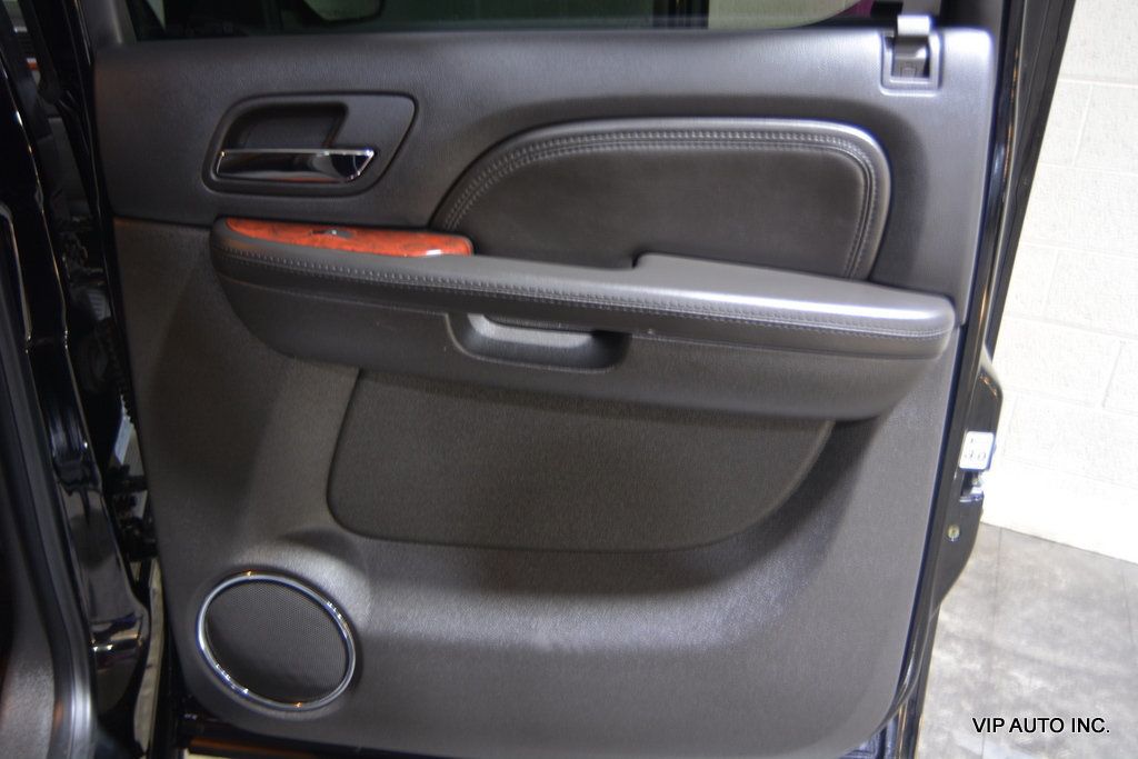 2009 Cadillac Escalade AWD 4dr - 22824403 - 5