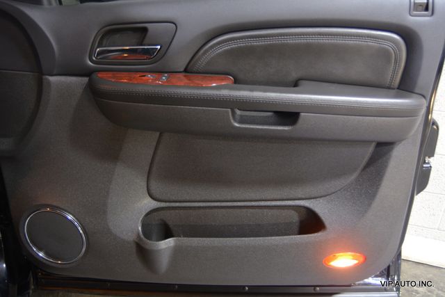 2009 Cadillac Escalade AWD 4dr - 22824403 - 7