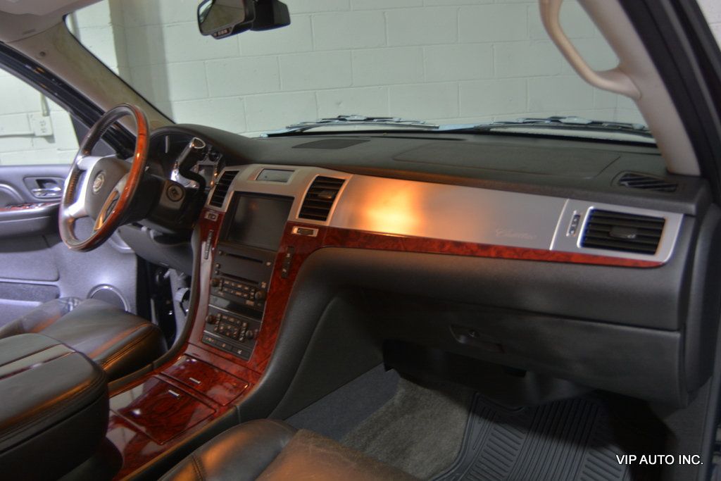 2009 Cadillac Escalade AWD 4dr - 22824403 - 8