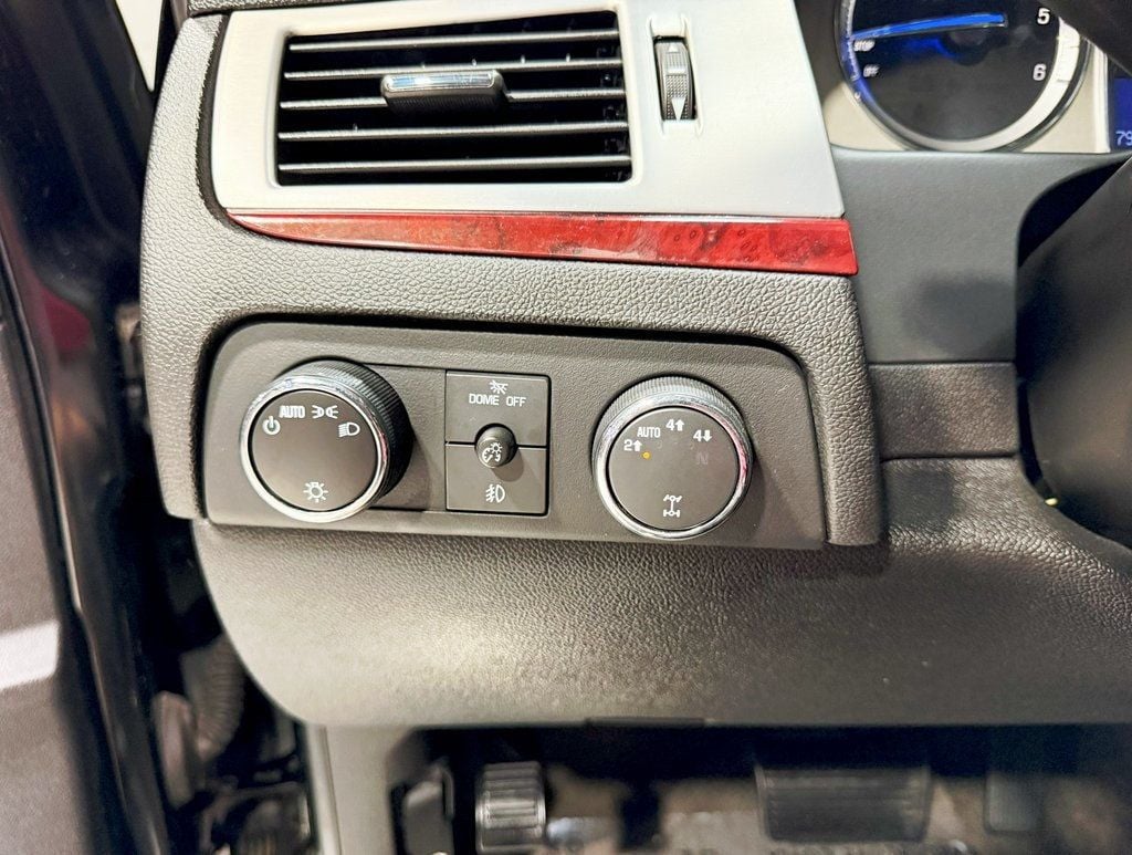 2009 Cadillac Escalade photo 14