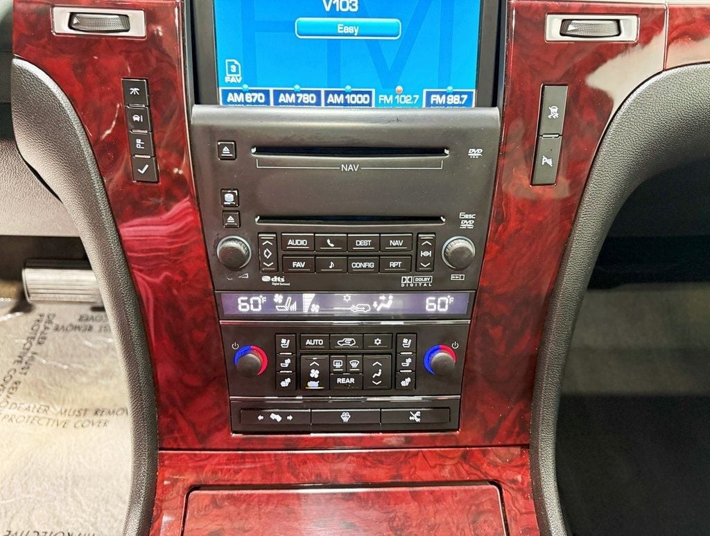 2009 Cadillac Escalade photo 17