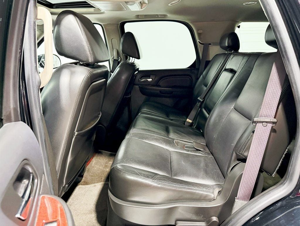2009 Cadillac Escalade photo 28
