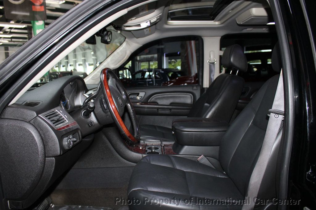 2009 Cadillac Escalade EXT Luxury photo 8