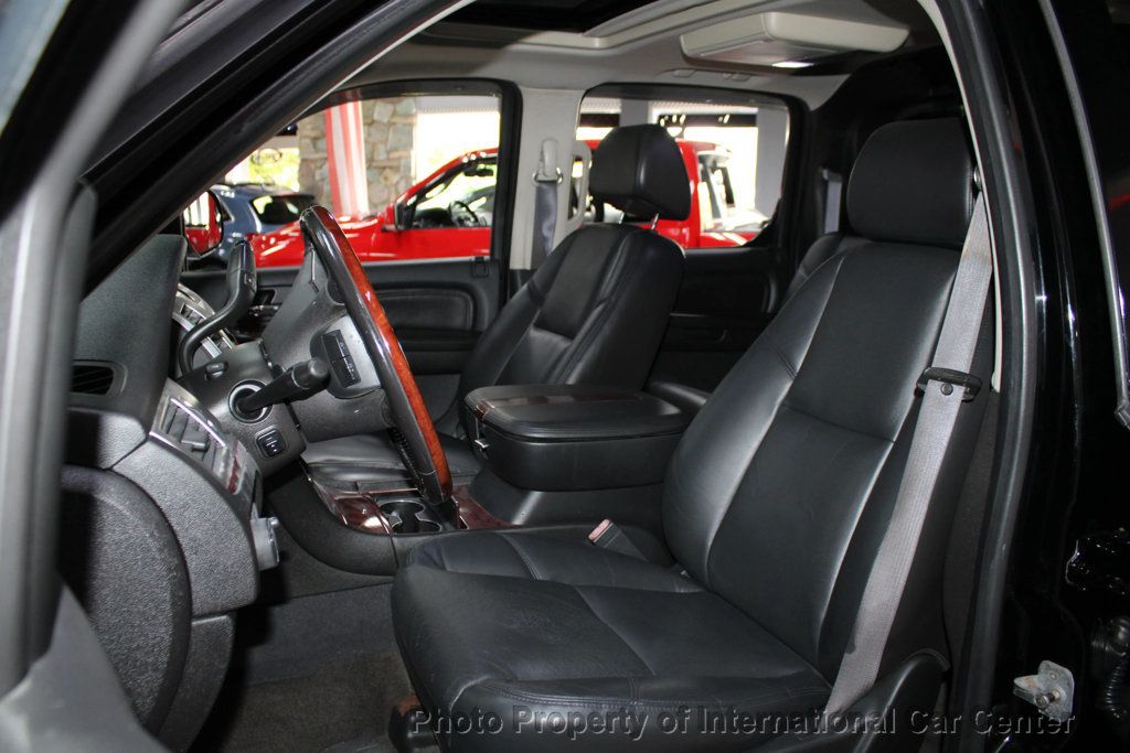 2009 Cadillac Escalade EXT Luxury photo 9