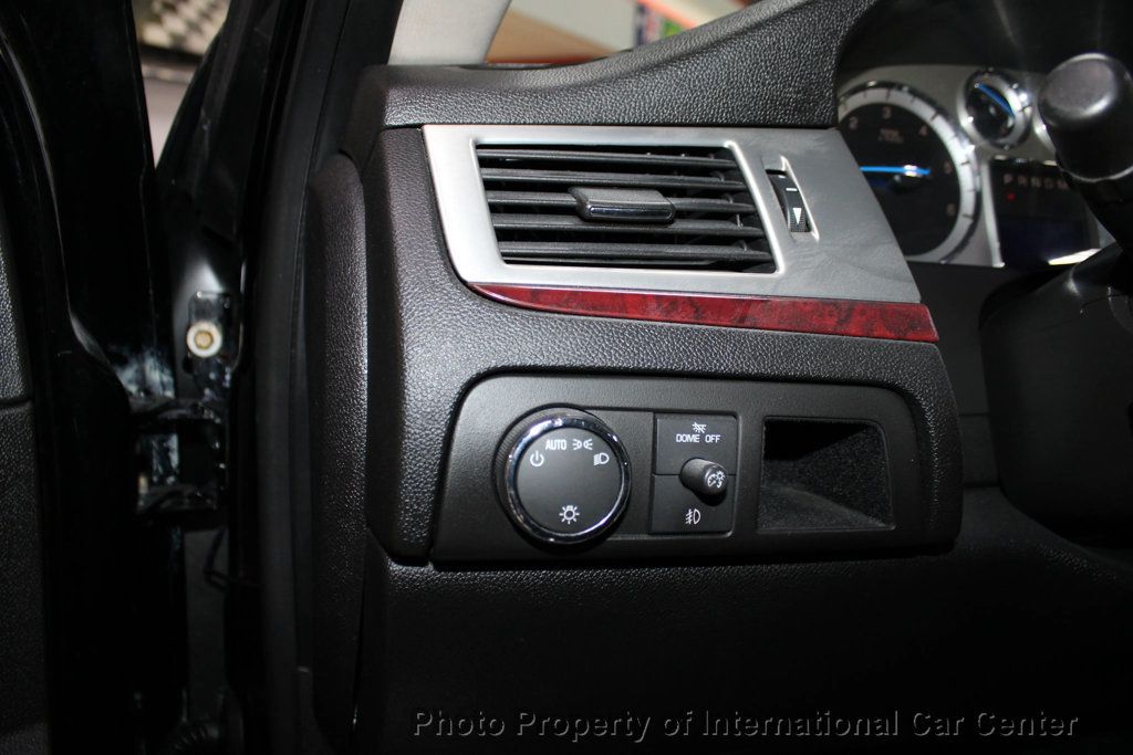 2009 Cadillac Escalade EXT Luxury photo 13