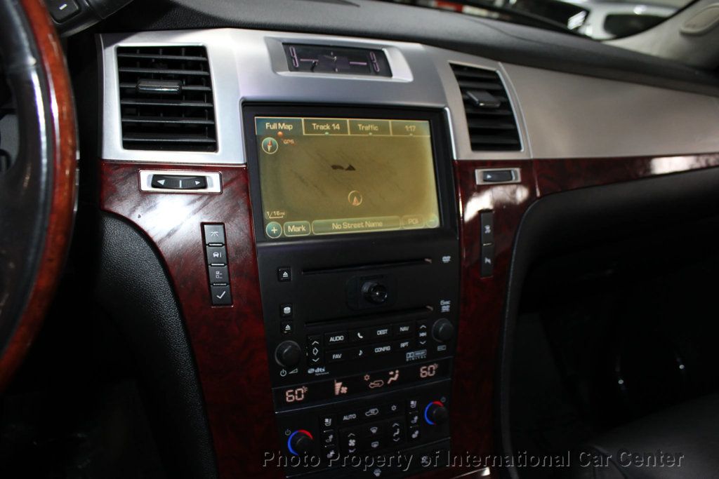 2009 Cadillac Escalade EXT Luxury photo 14