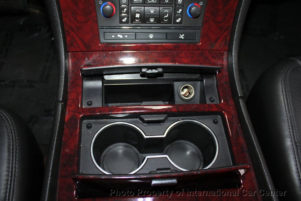 2009 Cadillac Escalade EXT Luxury photo 21