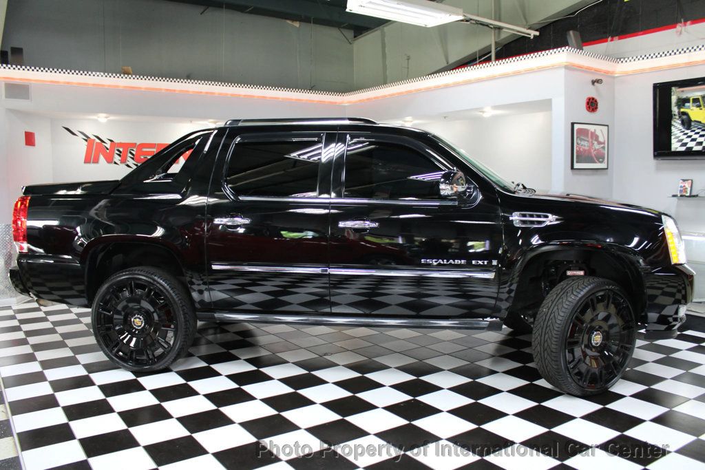 2009 Cadillac Escalade EXT Luxury photo 2