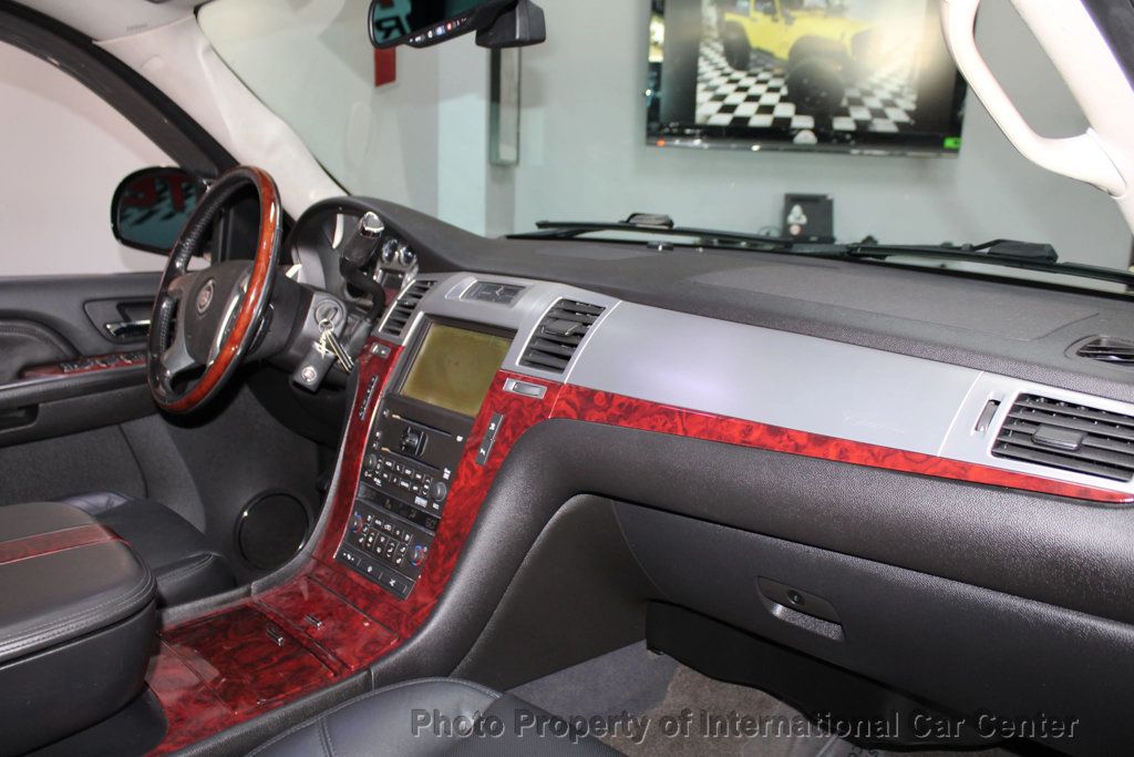 2009 Cadillac Escalade EXT Luxury photo 35