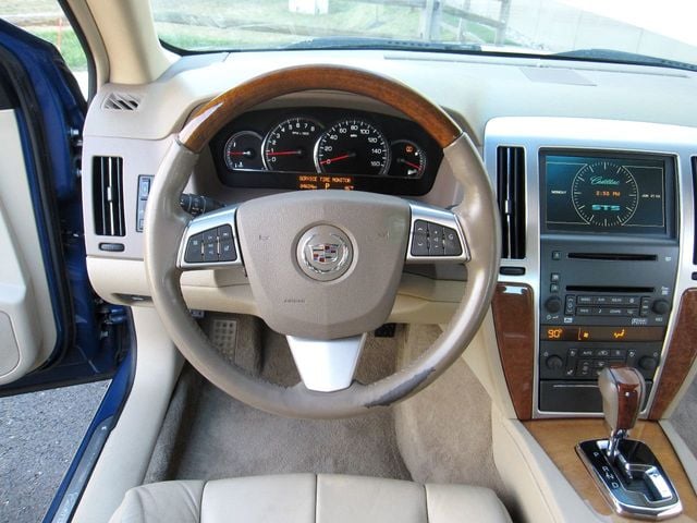 2009 Cadillac STS 4dr Sedan V6 AWD w/1SB - 22310588 - 14
