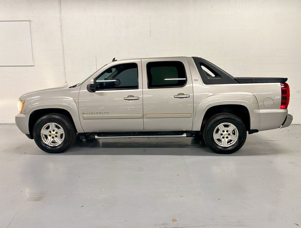 2009 Chevrolet Avalanche 4WD Crew Cab 130" LT w/1LT - 22664007 - 3