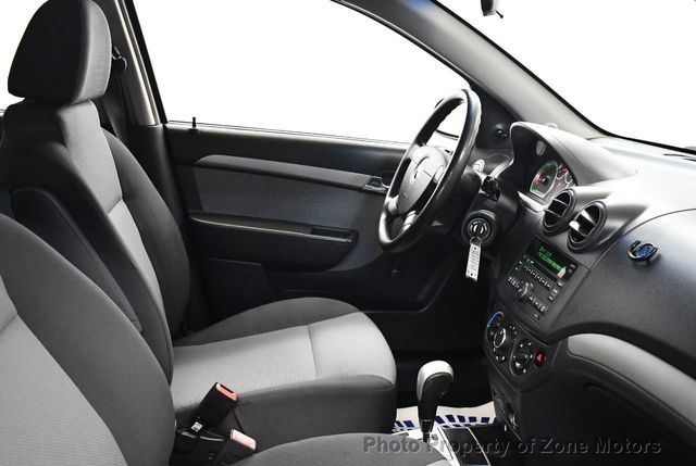 2009 Chevrolet Aveo 5dr Hatchback LS - 21996031 - 13
