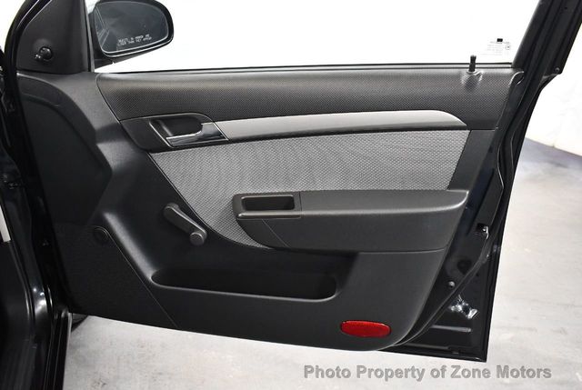 2009 Chevrolet Aveo 5dr Hatchback LS - 21996031 - 16