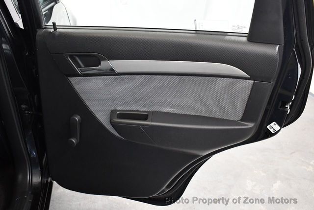 2009 Chevrolet Aveo 5dr Hatchback LS - 21996031 - 17